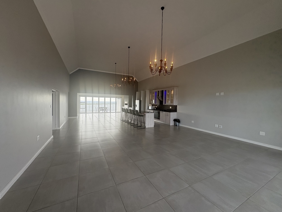 To Let 4 Bedroom Property for Rent in Yzerfontein Western Cape